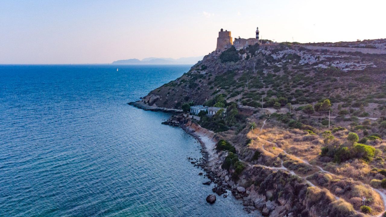 Torre dei Segnali e faro di Calamosca